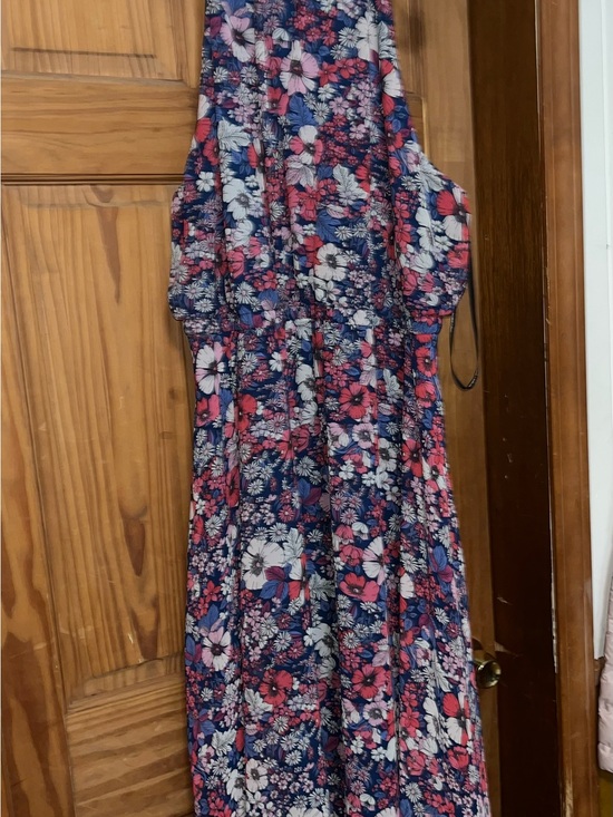 BCBG Paris Dresses & Skirts - Floral Sleeveless Maxi Dress in Navy, Pink & White